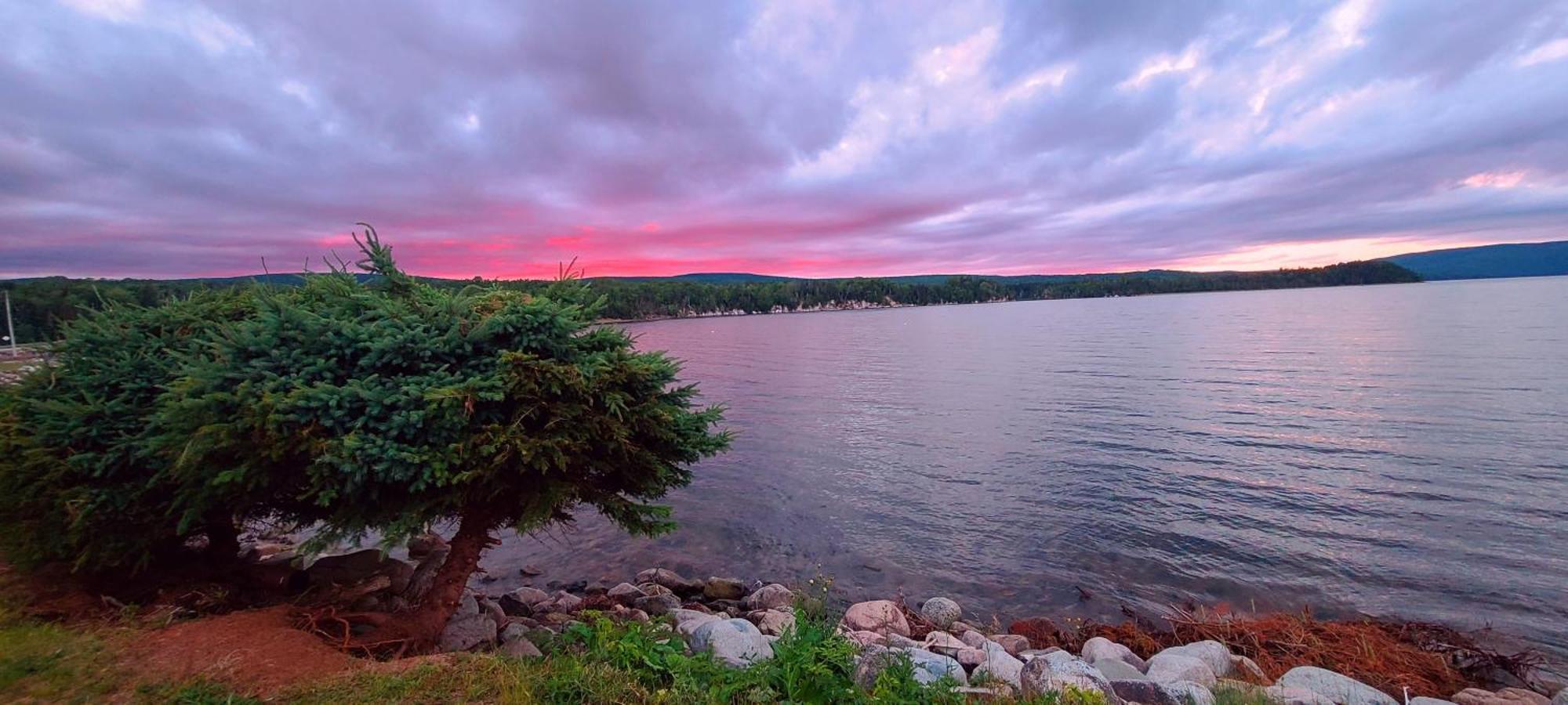 St Ann'S Motel & Cottage Baddeck Inlet Exterior foto